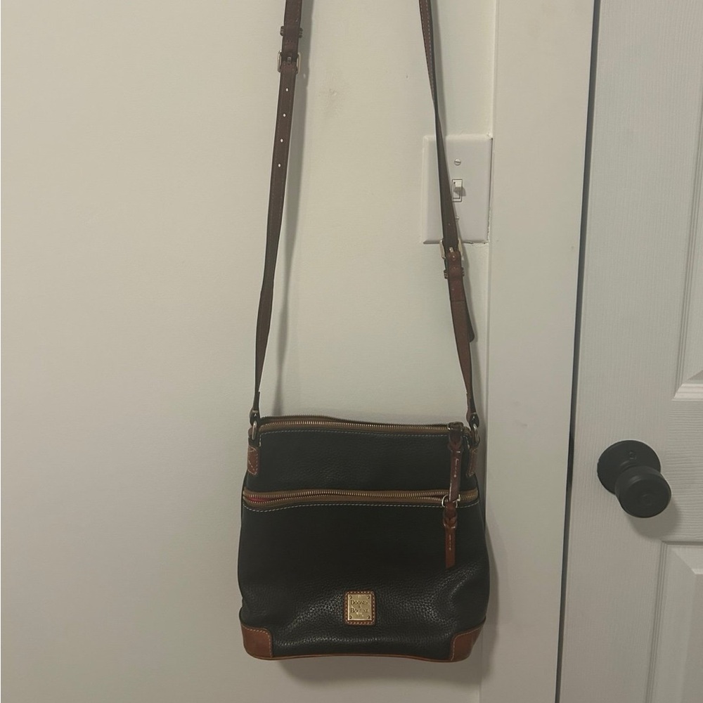 Dooney & Bourke black crossbody bag